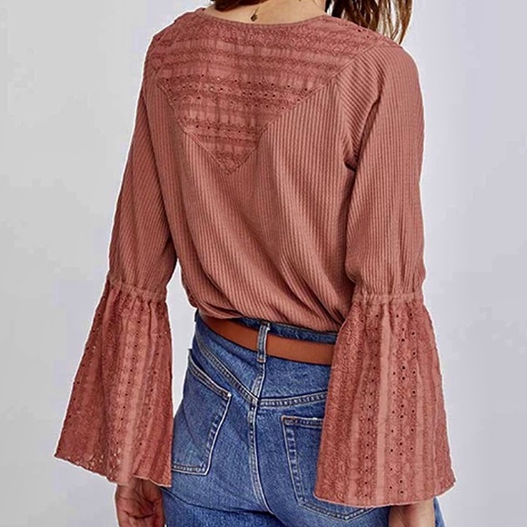CLOSING SALE!
๐HP!!๐ Free People | Long-sleeve V-neck - Picture 2 of 7